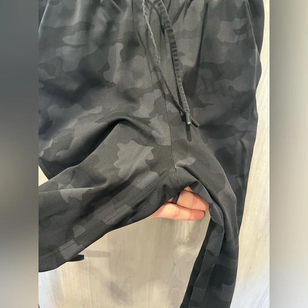 Lululemon Keep Moving Pants Joggers Black Camo 2 Lulu Pants - Picture 6 of 11